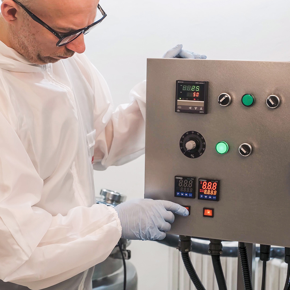 CBD oil Encapsulator for the production of CBD oil capsules, encapsulating CBD oil. Cbd products from oils, vaping pens, edibles, gummies and more.