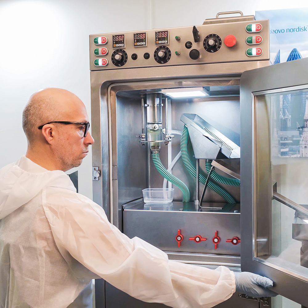 CBD oil Encapsulator for the production of CBD oil capsules, encapsulating CBD oil. Cbd products from oils, vaping pens, edibles, gummies and more.