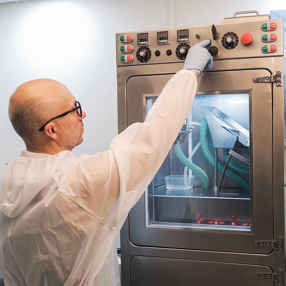 CBD oil Encapsulator for the production of CBD oil capsules, encapsulating CBD oil. Cbd products from oils, vaping pens, edibles, gummies and more.