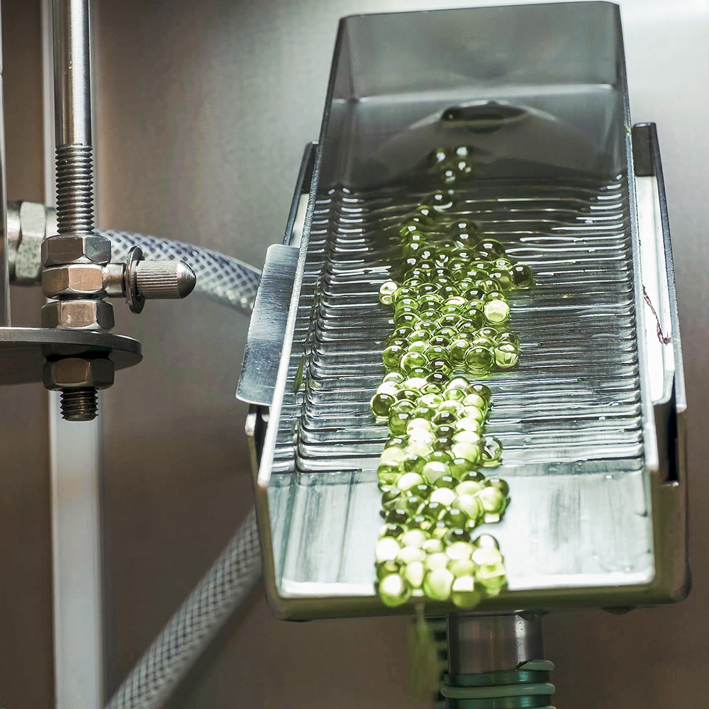 CBD oil Encapsulator for the production of CBD oil capsules, encapsulating CBD oil. Cbd products from oils, vaping pens, edibles, gummies and more.